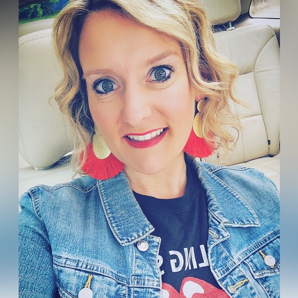 Meet your Posher, Meg - Picture 3 of 13